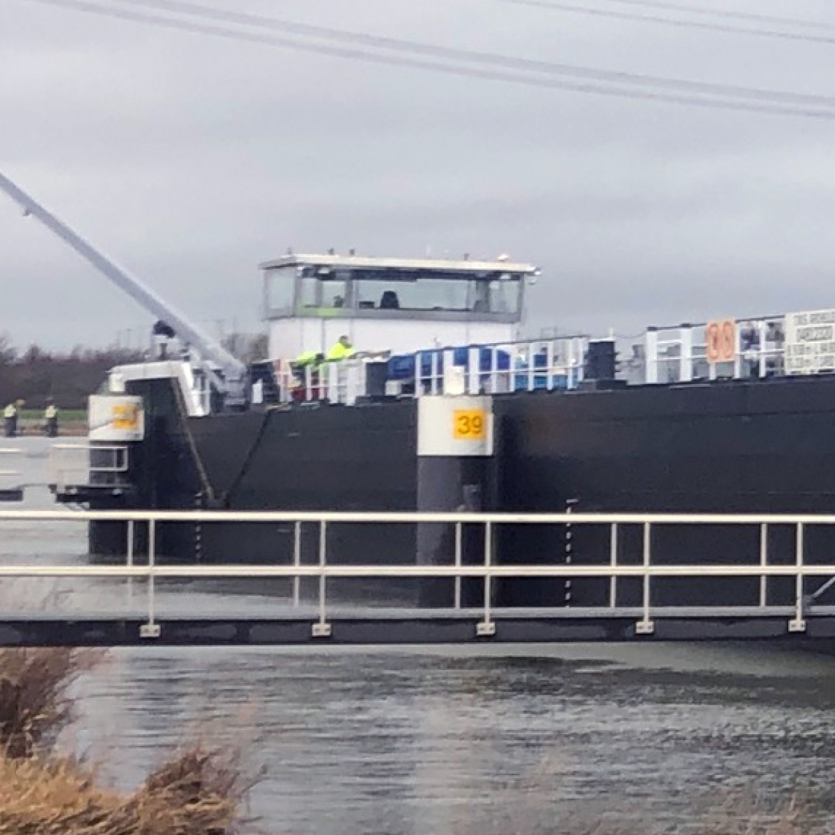 Het niet behalen van emissie eisen binnenvaart schip Professionele gasolietank reiniging