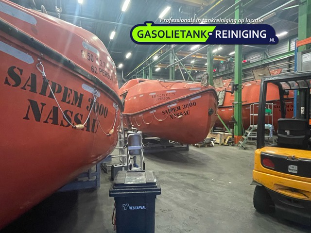 Gasolietank reiniging voor de beroepsvaart